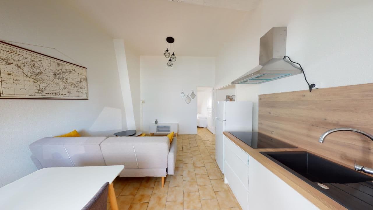 Appartement meublé - T5 - Rue de Venise à louer