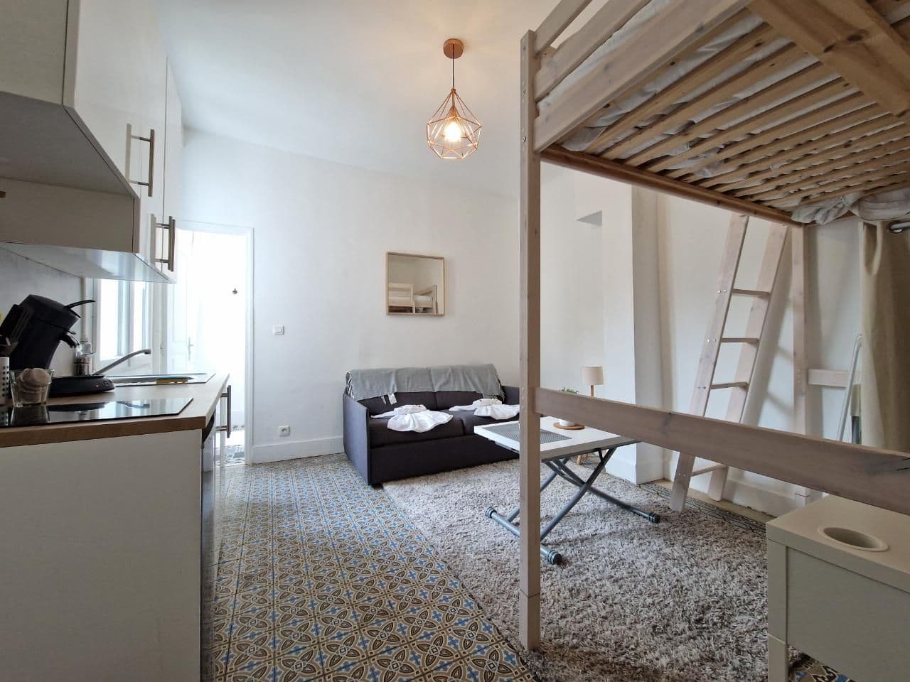 Studio meublé - 18 m2 - Rue Lesage à louer
