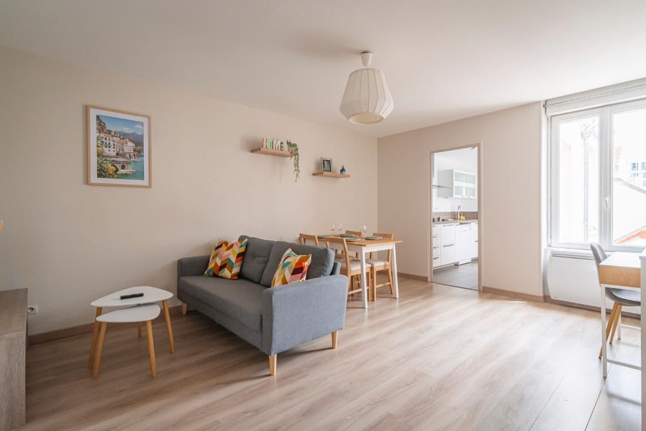 Appartement meublé - T3 - Rue du Docteur Thomas à louer