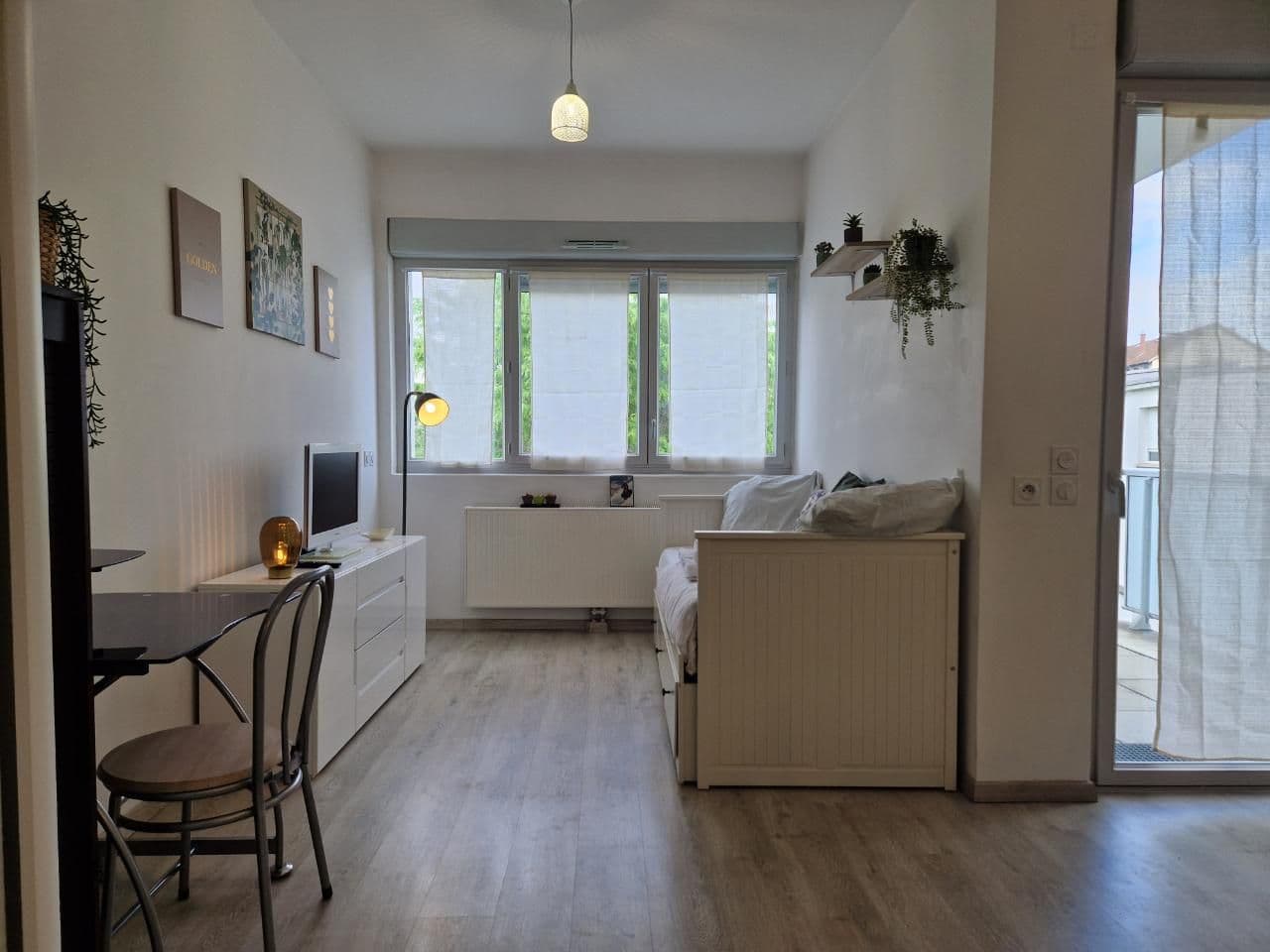 Studio meublé - Rue de Neufchâtel à louer