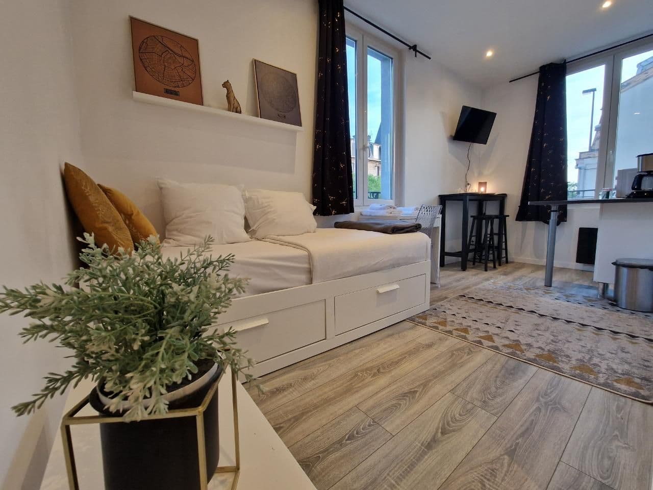Studio meublé - T1 - Rue Derodé à louer