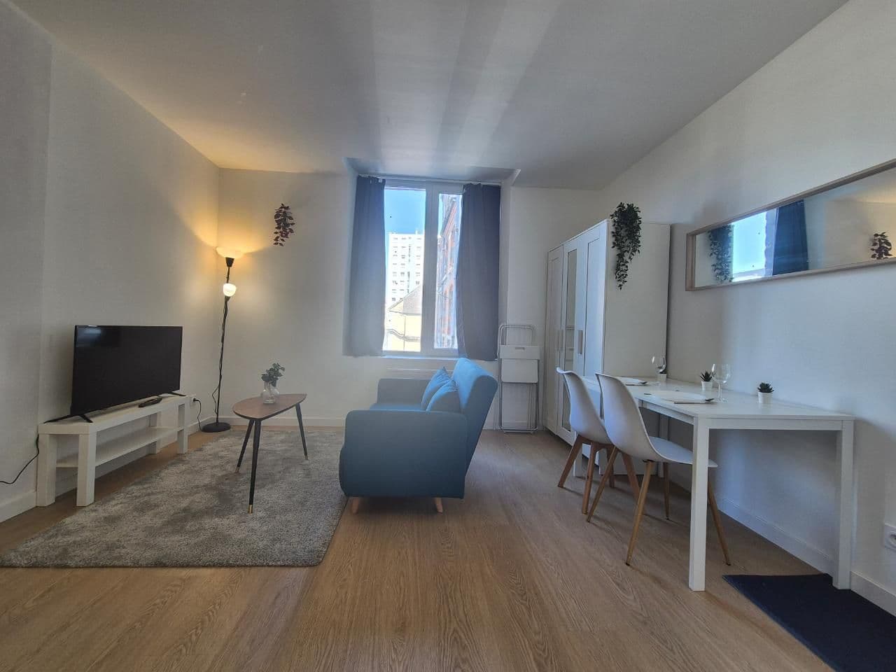 Studio meublé - 31m2 - Rue Ponsardin à louer