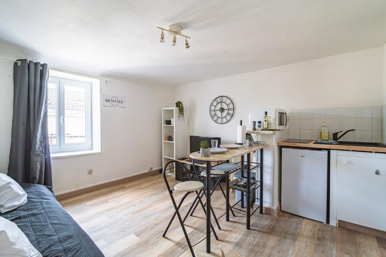 Studio meublé - Rue du Docteur Thomas à louer